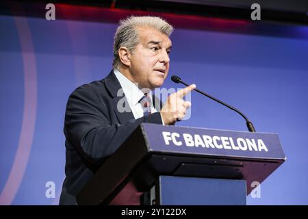 Joan Laporta, Präsident des FC Barcelona, nimmt an seiner Pressekonferenz Teil, um auf der Auditori 1899 am 3. September 2024 in Barcelona über die Lage des Vereins&#39;zu berichten. Foto Javier Borrego / SpainDPPI / DPPI Stockfoto