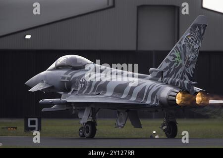 Deutsche Luftwaffe Eurofighter wartet auf den Start bei der Royal International Air Tattoo 2024. Stockfoto