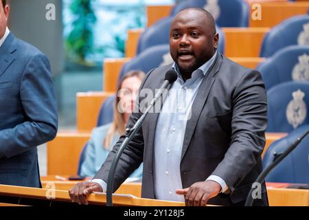 Den Haag, Niederlande. September 2024. DEN HAAG, NIEDERLANDE - 3. SEPTEMBER: Mpanzu Bamenga (D66) während der Plenardebatte im Tweede Kamer am 3. September 2024 in den Haag, Niederlande (Foto: John Beckmann/Orange Pictures) Credit: Orange Pics BV/Alamy Live News Stockfoto