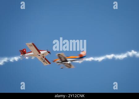 Unerschrockene Flugshows treten 2024 auf der Legacy of Liberty Airshow auf der Holloman Air Force Base in der Nähe von Alamogordo, New Mexico, auf. Stockfoto