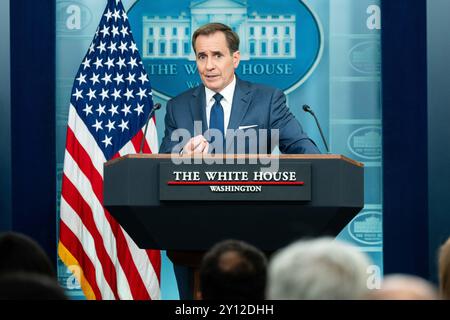 Washington, Usa. September 2024. John Kirby, Berater für nationale Sicherheitskommunikation des Weißen Hauses, sprach bei einer Pressekonferenz im PresseBriefing Room des Weißen Hauses in Washington, DC (Foto: Michael Brochstein/SIPA USA) Credit: SIPA USA/Alamy Live News Stockfoto