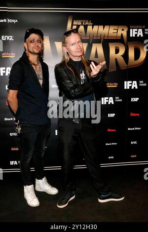 Metal Hammer Awards 2024, Preisverleihung in der Uber Eats Music Hall, Berlin, 31.08.2024 Axel One und Roman Geike Romano bei der Verleihung der Metal Hammer Awards 2024 in der Uber Eats Music Hall. Berlin, 31.08.2024 Berlin Uber Eats Music Hall *** Metal Hammer Awards 2024, Preisverleihung in der Uber Eats Music Hall, Berlin, 31 08 2024 Axel One und Roman Geike Romano bei den Metal Hammer Awards 2024 Zeremonie in der Uber Eats Music Hall Berlin, 31 08 2024 Berlin Uber Eats Music Hall Copyright: XAnitaxBuggex Stockfoto