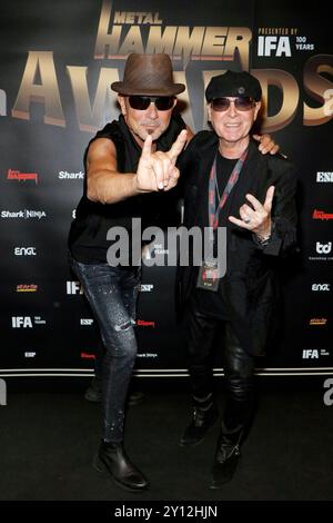 Metal Hammer Awards 2024, Preisverleihung in der Uber Eats Music Hall, Berlin, 31.08.2024 Rudi Schenker und Klaus meine von den Scorpions bei der Verleihung der Metal Hammer Awards 2024 in der Uber Eats Music Hall. Berlin, 31.08.2024 Berlin Uber Eats Music Hall *** Metal Hammer Awards 2024, Preisverleihung in der Uber Eats Music Hall, Berlin, 31 08 2024 Rudi Schenker und Klaus meine von den Scorpions bei den Metal Hammer Awards 2024 Zeremonie in der Uber Eats Music Hall Berlin, 31 08 2024 Berlin Uber Eats Music Hall Copyright: XAnitaxBuggex Stockfoto