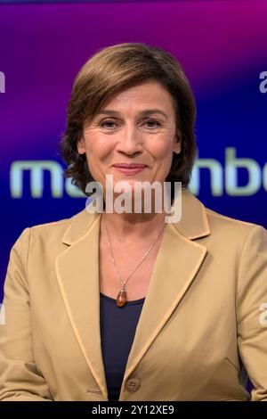 Sandra Maischberger, zu Gast bei - maischberger, Polittalk, TV, Format, mit Moderatorin - Sandra Maischberger, das erste, 04.09. 2024, *** Sandra Maischberger, Gast bei maischberger, politischer Vortrag, TV, Format, mit Moderatorin Sandra Maischberger, das erste, 04 09 2024, Copyright: HMBxMedia/UwexKoch Stockfoto