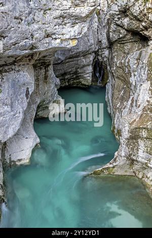 Flusslauf in Canyon, Schlucht, Soca, Triglav Nationalpark, Slowenien, Europa Stockfoto