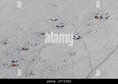 Bergsteiger im Zeltlager auf dem Gletscher, Basislager, Mont Blanc-Massiv, Französische Alpen, Chamonix, Frankreich, Europa Stockfoto