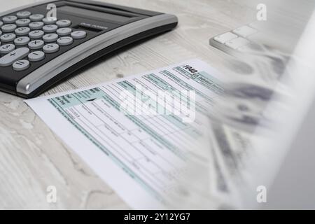 US tax Form 1040 mit Stift und Taschenrechner. Formular rechts Dokument Usa weiße Mathematik Geschäftskonzept zu besteuern Stockfoto