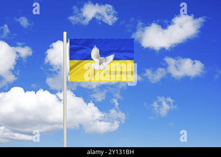 Die Nationalflagge der Ukraine, Osteuropa, Taube des Friedens, Studio Stockfoto