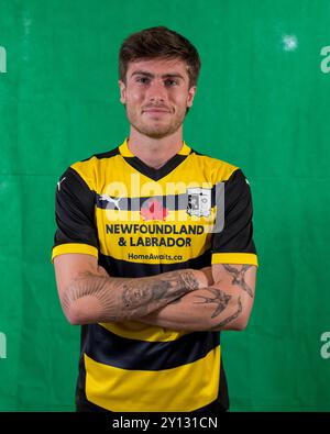 Kian Spence of Barrow während des Barrow AFC Photocall in der Holker Street, Barrow-in-Furness am Mittwoch, 4. September 2024. (Foto: Ian Allington | MI News) Credit: MI News & Sport /Alamy Live News Stockfoto