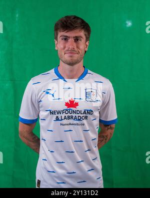 Kian Spence of Barrow während des Barrow AFC Photocall in der Holker Street, Barrow-in-Furness am Mittwoch, 4. September 2024. (Foto: Ian Allington | MI News) Credit: MI News & Sport /Alamy Live News Stockfoto