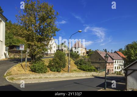 Krupka (deutsch: Graupen) ist eine Stadt im ustecky Kraj in der Tschechischen Republik. Die gut erhaltene Denkmalzone mit Gebäuden aus Gotik und Rena Stockfoto