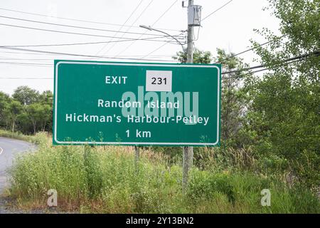 Nehmen Sie die Abfahrt 231 in Richtung Random Island und Hickman's Harbour-Petley auf der NL 230A in Clarenville, Neufundland & Labrador, Kanada Stockfoto