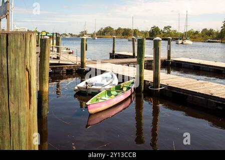 Das historische Georgetown, South Carolina, bietet interessante Geschäfte, Cafés, Restaurants, Bars und Bootstouren. Stockfoto