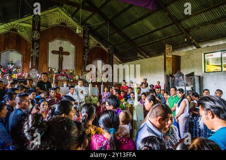 Feier von Hochzeiten in Lancetillo, La Parroquia, Reyna, Quiche, Guatemala, Zentralamerika. Stockfoto