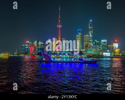 Shanghai, China, Panoramablick, Skyline, Stadtzentrum, moderne Architektur, Bürogebäude, Skyline, Towers Night, Panoramablick auf Pudong, Nacht Stockfoto
