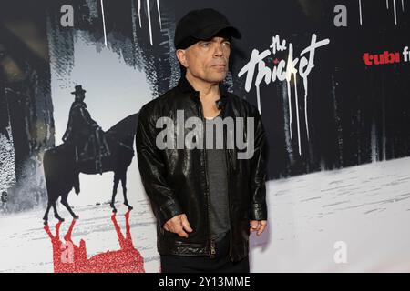 Los Angeles, USA. September 2024. Peter Dinklage besucht am 4. September 2024 die Ankunft von „The Thicket“ im AMC The Grove in Los Angeles, KALIFORNIEN. (Foto: Corine Solberg/SIPA USA) Credit: SIPA USA/Alamy Live News Stockfoto