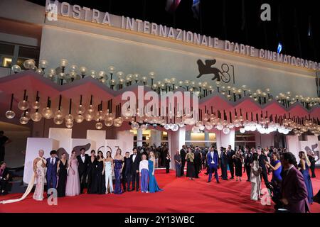 Venedig, Italien. September 2024. Die Besetzung besucht den roten Teppich „Diva Futura“ beim 81. Internationalen Filmfestival von Venedig am 4. September 2024 in Venedig. (Foto: Gian Mattia D'Alberto/LaPresse) Credit: LaPresse/Alamy Live News Stockfoto