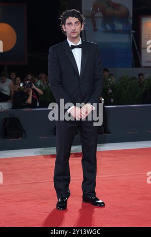 Venedig, Italien. September 2024. Pietro Castellitto besucht den roten Teppich „Diva Futura“ beim 81. Internationalen Filmfestival Venedig am 4. September 2024 in Venedig. (Foto: Gian Mattia D'Alberto/LaPresse) Credit: LaPresse/Alamy Live News Stockfoto