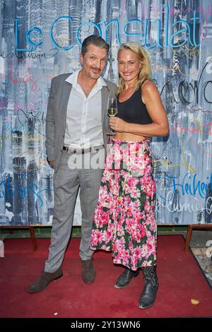 Hardy Krueger Jr. und Eva Mona Rodekirchen - Grand Opening des Bistrot Le Consulat in Berlin am 04.09.2024. Eröffnung Bistrot Le Consulat *** Hardy Krueger Jr und Eva Mona Rodekirchen Eröffnung Bistrot Le Consulat in Berlin am 04 09 2024 Eröffnung Bistrot Le Consulat Stockfoto