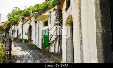 Altes Dorf und urbaner Park der Weinkeller Aglianico di Rapolla. Potenza, Basilicata. Italien Stockfoto