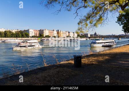 Bootstransfer zum Sziget Festival, Margareteninsel (Margit-sziget), Budapest, Ungarn Stockfoto