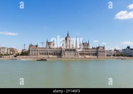 Gebäude des ungarischen Parlaments (Orszaghaz) mit Blick von Buda, Donau, Budapest, Ungarn Stockfoto