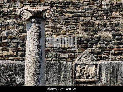 Antike Stadt Stobi: Steinmauern und Säulen aus 359 v. Chr. – mazedonisches Erbe. Stockfoto