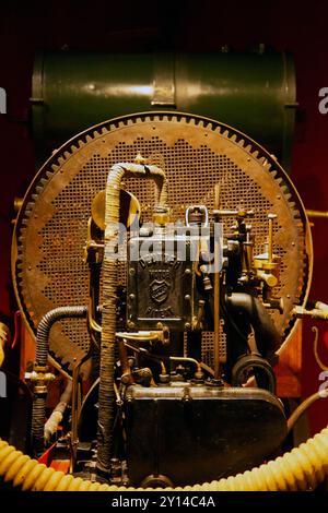 Alte Oldtimer im Louwman Museum, die Automobilbranche produziert seit 1887. Sie befindet sich in den Haag, in den Niederlanden Stockfoto