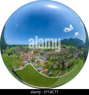 Luftaufnahme nach Aschau im oberbayerischen Chiemgau im Sommer Stockfoto