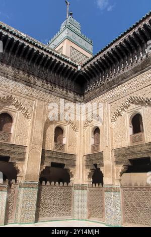 Innenhof der Medrassa El Bouanania in Fes Stockfoto