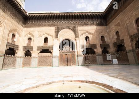 Innenhof der Medrassa El Bouanania in Fes Stockfoto