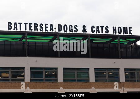 Schild „Battersea Dogs and Cats Home“ London, Großbritannien Stockfoto