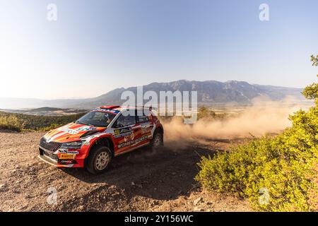 49 CETINKAYA Burcu, PONS Fabrizia, Skoda Fabia Evo Rally2, Aktion während der Akropolis Rallye, Griechenland. , . WRC World Rallye Car Championship, vom 1. Bis 4. September 2024 in Lamia, Griechenland - Foto Nikos Katikis/DPPI Credit: DPPI Media/Alamy Live News Stockfoto