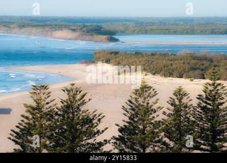 Blick nach Süden über Happy Valley, Caloundra, in Richtung Bribie Island, Sunshine Coast, Queensland, Australien Stockfoto