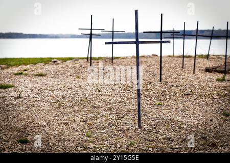 Die Gräber der ursprünglichen englischen Kolonisten auf dem Gelände der Historic English Settlement von 1607 in Jamestown, Virginia. Stockfoto