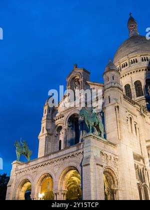 Sacre Coeur, in der Abenddämmerung, Montmartre, Paris, Frankreich, Europa, EU. Stockfoto