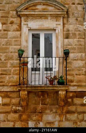 Das charakteristische alte Dorf Ceglie Messapica, Brindisi, Apulien. Italien Stockfoto