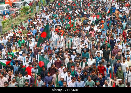 Die Anti-Diskriminierung-Studentenbewegung hat den "Shaheedi-Marsch" gestartet, um einen Monat nach dem Fall des Scheich-Hasina-Regimes in Dhaka, Banglad, zu feiern Stockfoto