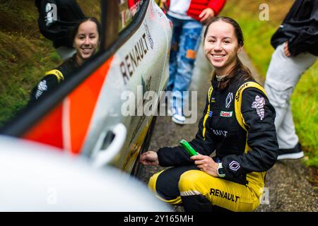 Morzine, Frankreich. September 2024. CORBERAND Yoan, COMPOZIEUX Pauline, Renault Clio Rally5, Porträt während der Rallye Mont-Blanc Morzine 2024, 6. Runde des Championnat de France des Rallyes 2024, vom 6. Bis 9. September in Morzine, Frankreich - Foto Bastien Roux/DPPI Credit: DPPI Media/Alamy Live News Stockfoto