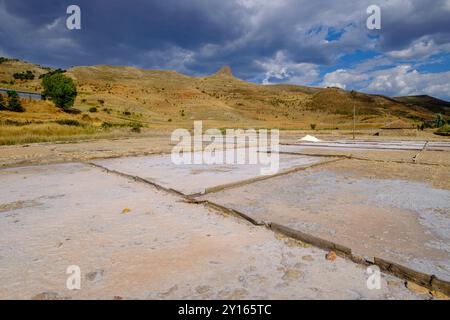 Salzgewinnung aus den Salzminen von Medinaceli, Medinaceli, Soria, autonome Gemeinde Castilla y León, Spanien, Europa. Stockfoto