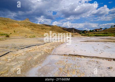 Salzgewinnung aus den Salzminen von Medinaceli, Medinaceli, Soria, autonome Gemeinde Castilla y León, Spanien, Europa. Stockfoto