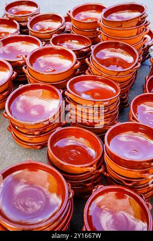 Küchenaccessoires aus Terrakotta. Tonhandwerk. Marratxi. Mallorca. Balearen. Spanien. Stockfoto