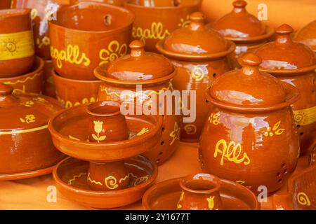 Küchenaccessoires aus Terrakotta. Tonhandwerk. Marratxi. Mallorca. Balearen. Spanien. Stockfoto