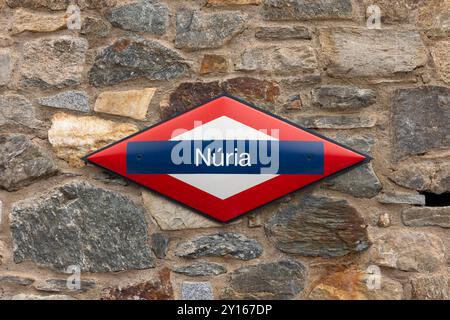 Nuria Valley Rack Railway (cremallera de Núria). Die höchste Zahnradbahn Südeuropas. Vall de Núria (Pyrenäen), El Ripollès, Girona, Katalonien. Stockfoto