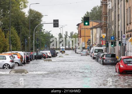 Mailand, Italien. September 2024. Allagamento Via Vittorini a causa delle forti piogge - Milano, Italia - Giovedì, 5 Settembre 2024 (Foto Stefano Porta/LaPresse) Überschwemmung der Via Vittorini durch starken Regen - Milano, Italia - Mailand, Italien - Donnerstag, 5 settembre 2024 (Foto Stefano Porta/LaPresse) Credit: LaPresse/Alamy Live News Stockfoto