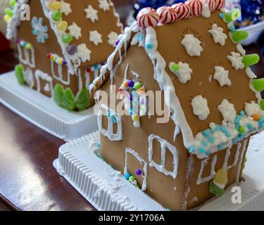 Großaufnahme der Lebkuchenhäuser mit Hintergrund für den Innenraum Stockfoto