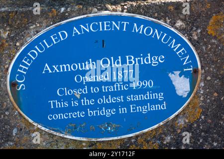 Axmouth alte Brücke über den Fluss Axe in der Nähe von Seaton Devon England großbritannien Stockfoto