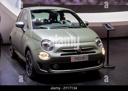 Fiat 500 S auf dem Genfer Automobilsalon. Schweiz - 2. März 2016. Stockfoto