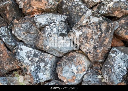 Graue Steine Wandfotografie Textur oder Hintergrund. Stockfoto