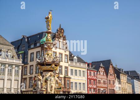 Historische Gebäude am Hauptmarkt, Trier, Deutschland Stockfoto